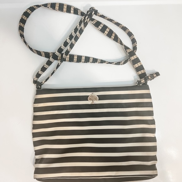 kate spade Handbags - Kate Spade Crossbody